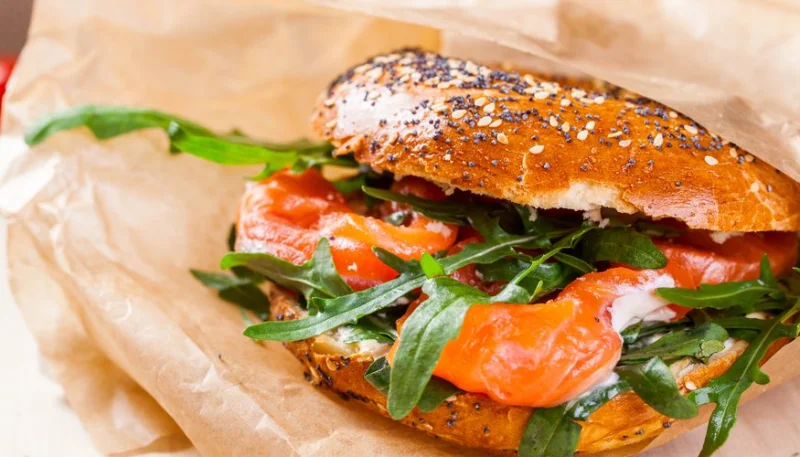 Bagel au saumon fumé et fromage frais