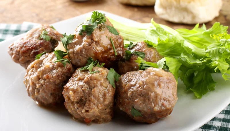 Boulettes de boeuf et courgettes
