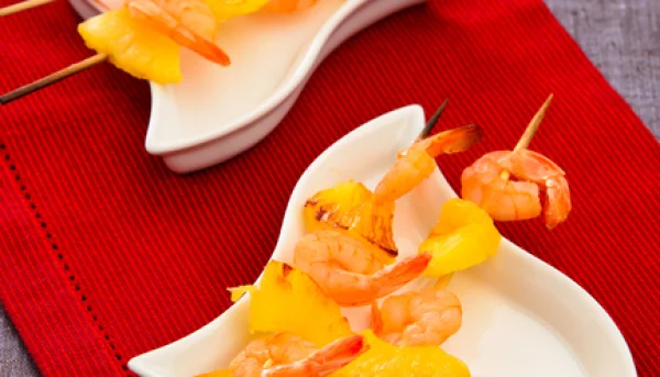 Brochettes crevettes et ananas