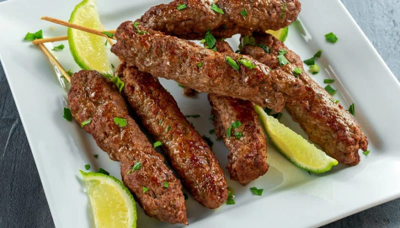 Brochettes d'agneau à l'oignon et au persil