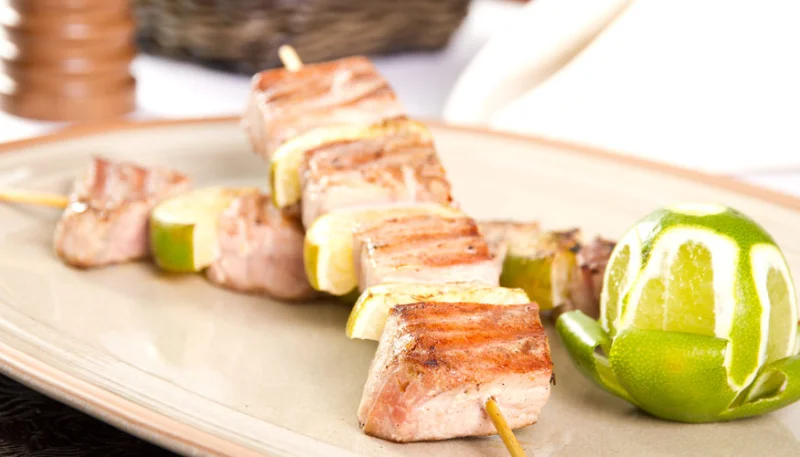 Brochettes de thon au citron vert