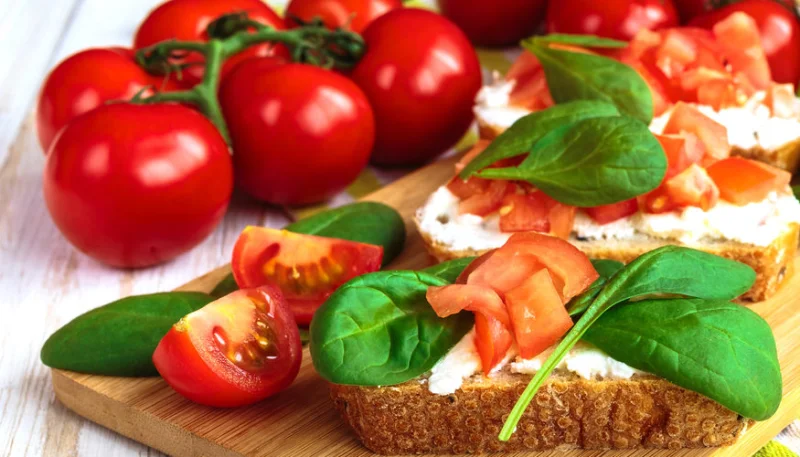 Bruschetta à la tomate et au jambon de Parme