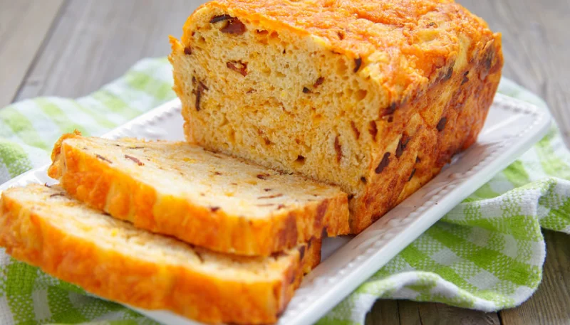 Cake au chorizo et à la mozzarella