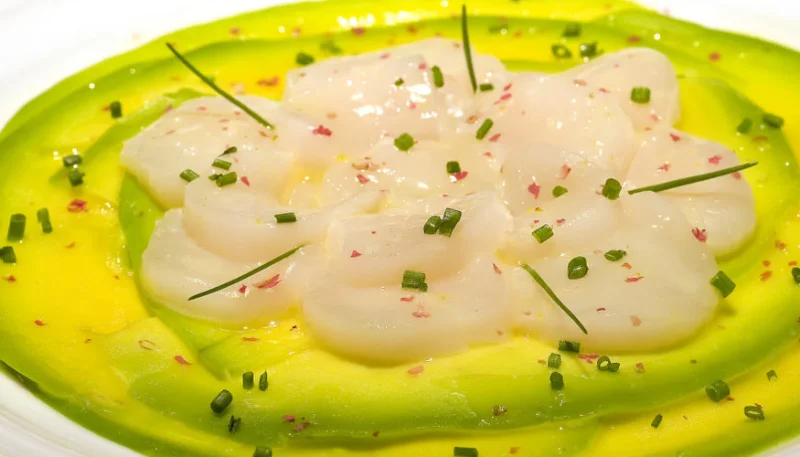 Ceviche de Saint-Jacques à l'avocat