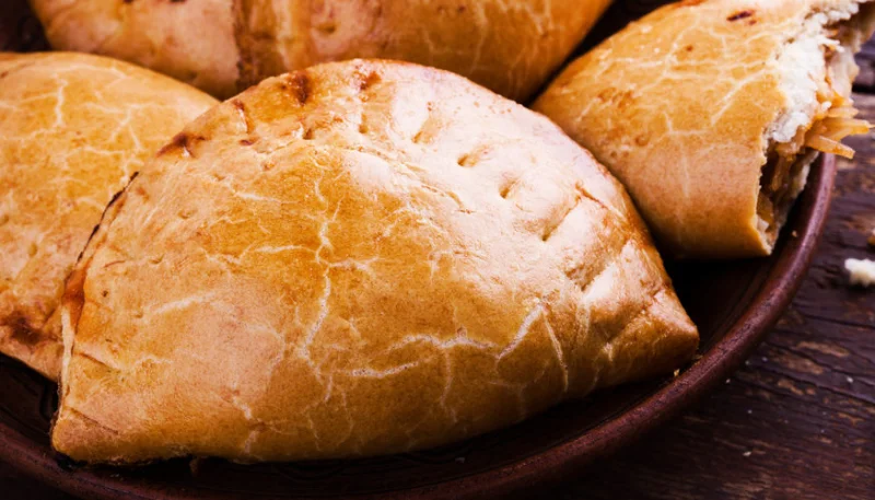 Chaussons aux tomates séchées et reblochon