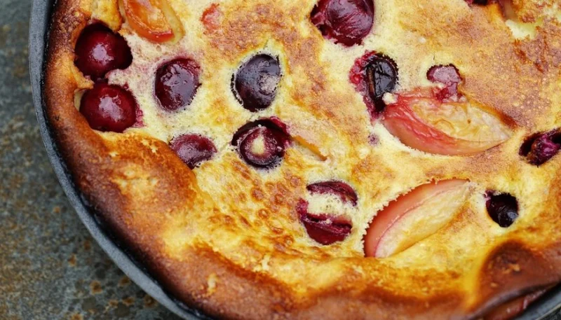 Clafoutis aux cerises et pêches