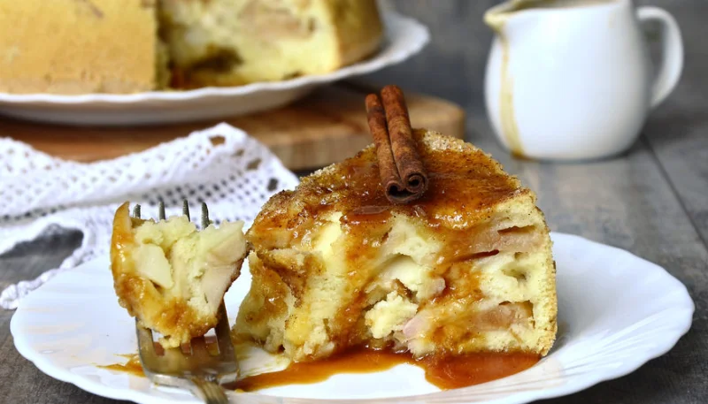 Clafoutis aux pommes et à la cannelle