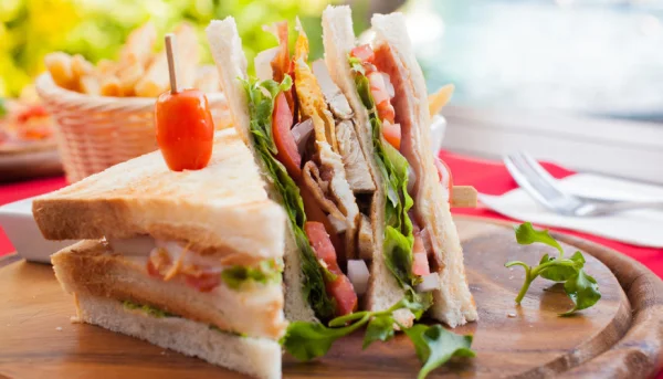 10 recettes de wraps, bagels et sandwichs salés pour l’été