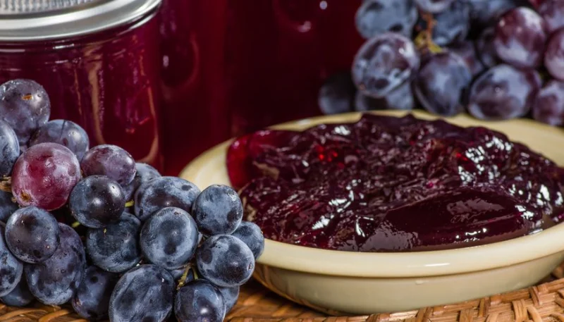 Confiture de raisins noirs et figues sèches