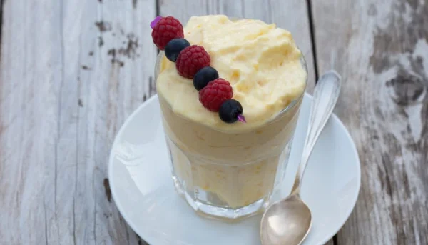 Crème dessert légère à la mangue