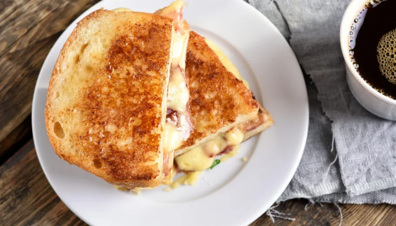 Croque-monsieurs au jambon cru et mozzarella