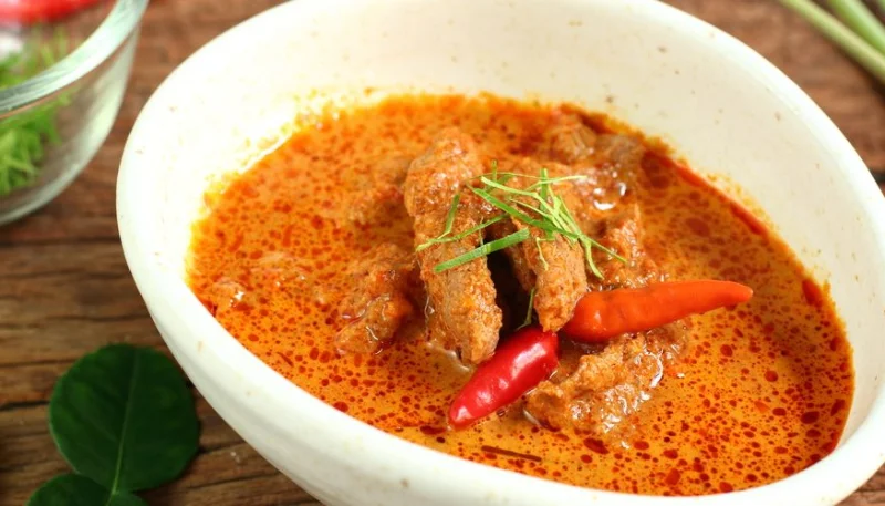 Curry de boeuf à la citronelle