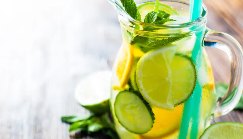 Eau detox au concombre et citron