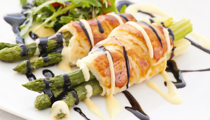 Feuilletés d'asperges au saumon