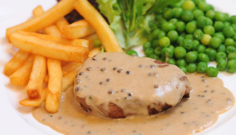 Filet de boeuf au poivre