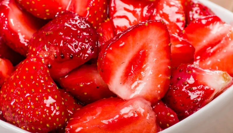 Fraises à l'huile d'olive vanillée