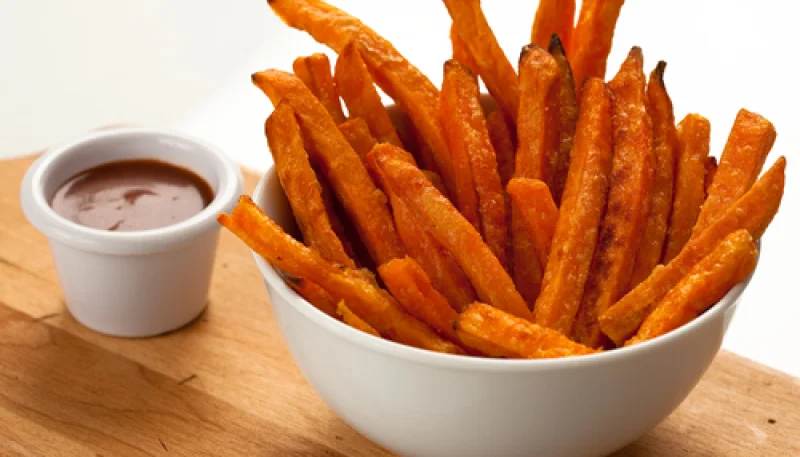 Frites de patate douce au four