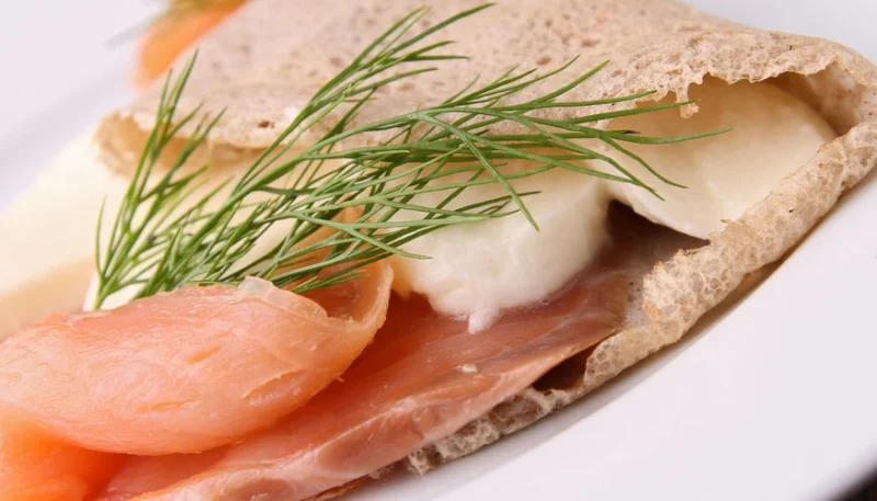 Galette nordique au saumon fumé et fromage frais