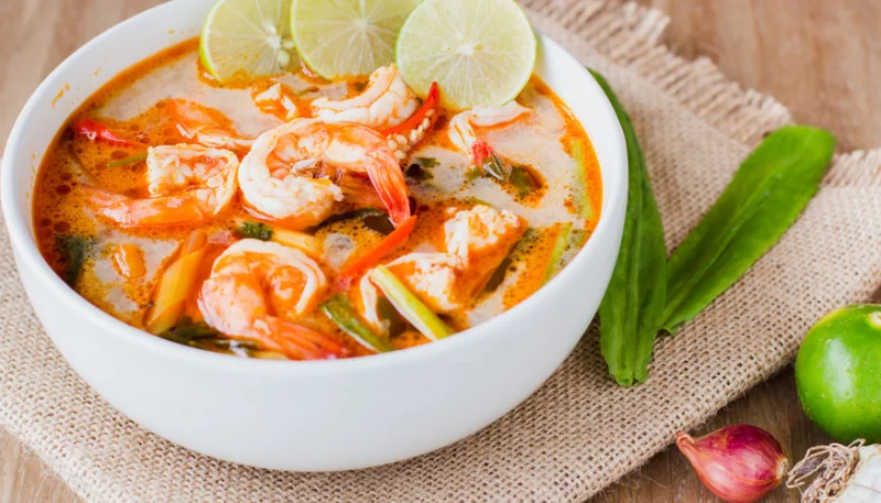 Gambas au lait de coco et crème de chorizo