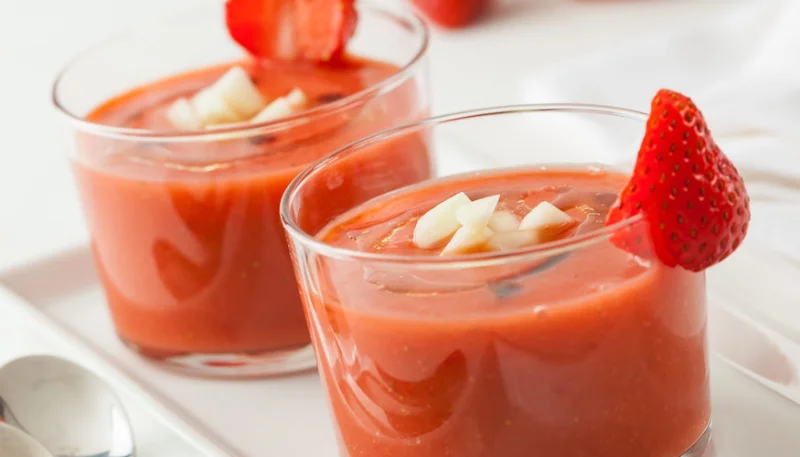 Gaspacho à la tomate et fraises