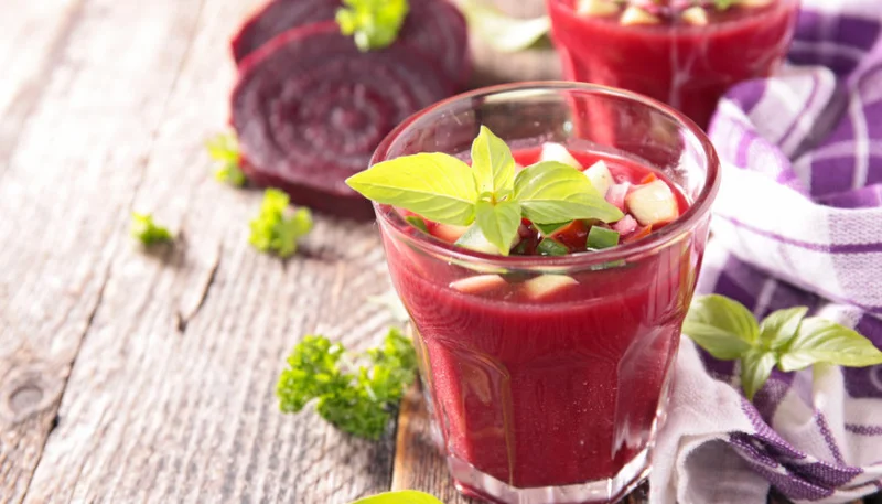 Gaspacho de betteraves rouges et céleri