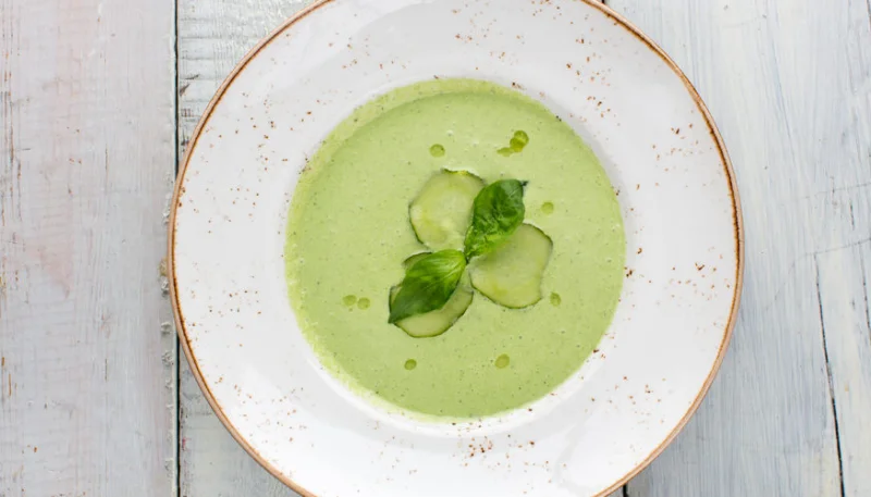 Gaspacho de concombre à la feta