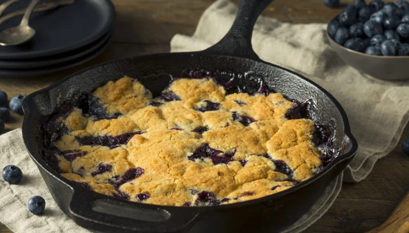 Gâteau de cassis à la poêle