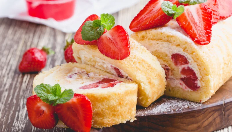 Gâteau roulé aux fraises et mascarpone