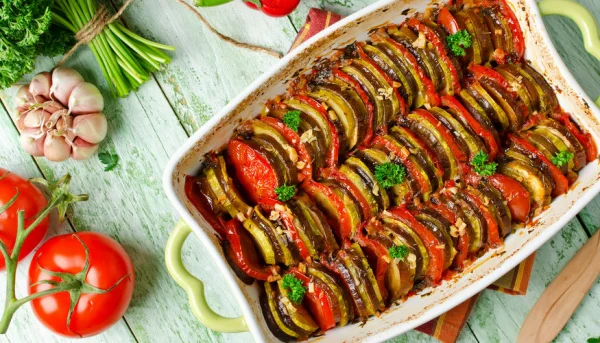 Gratin d'aubergines et de tomates au pesto