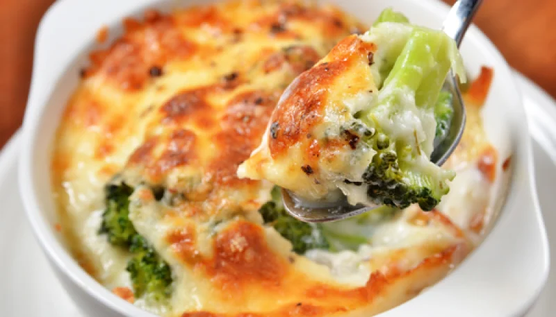 Gratin de brocolis à la béchamel