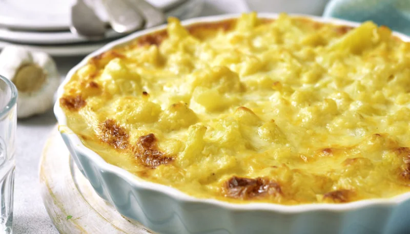 Gratin de chou-fleur au brie et aux jambons