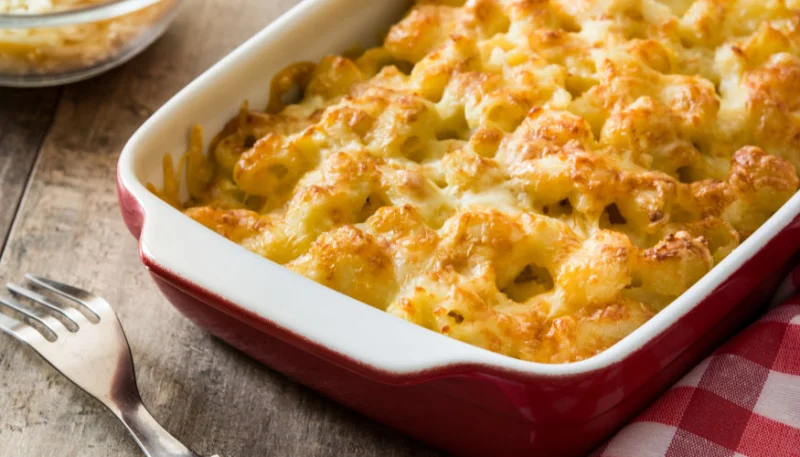 Gratin de pâtes au saumon fumé et poireaux