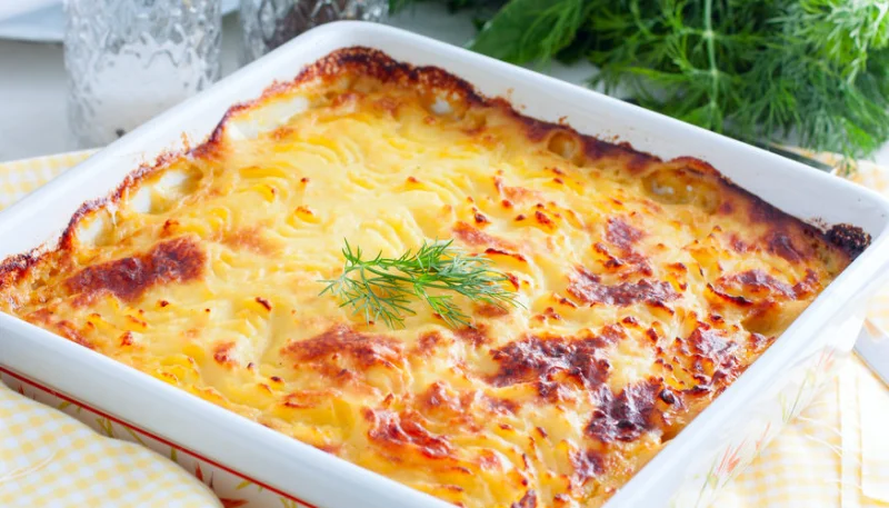 Gratin de pommes de terre au confit de canard