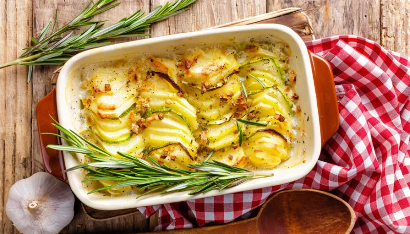 Gratin de pommes de terre et panais à la pancetta