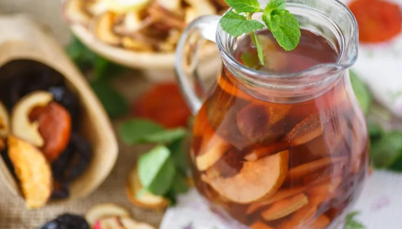 Infusion de fruits au thé