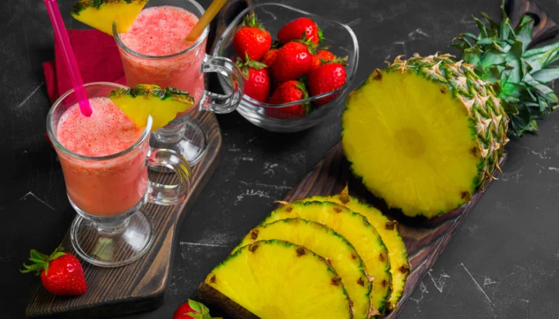 Jus de framboises, fraises et ananas