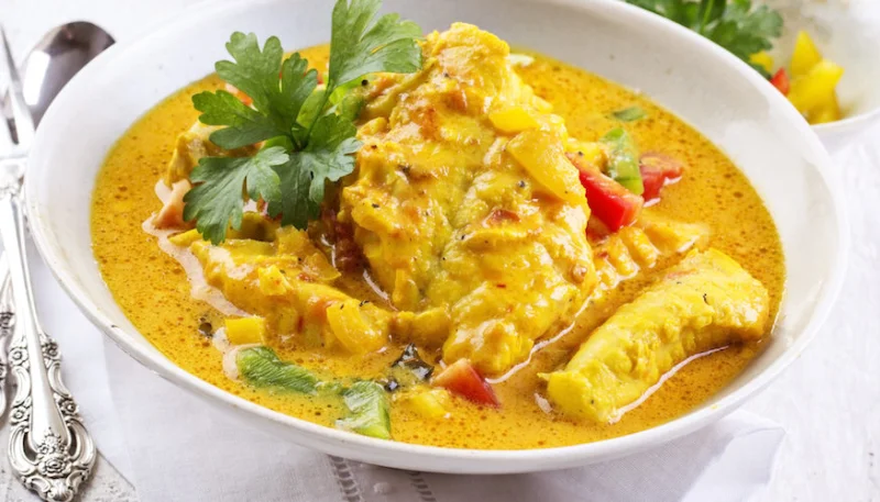 Lieu noir au curry et lait de coco