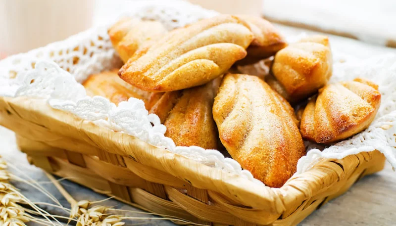 Madeleines au miel et au citron