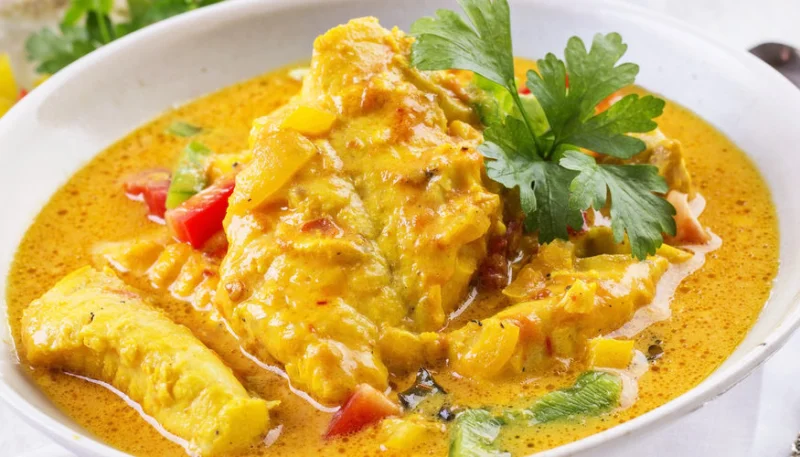 Mijoté de cabillaud au curry et lait de coco