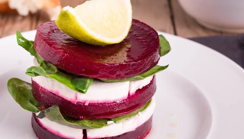 Millefeuille de betterave au chèvre frais