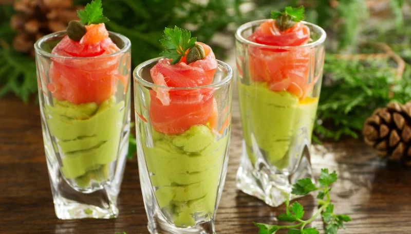 Mousse d'avocat au saumon fumé