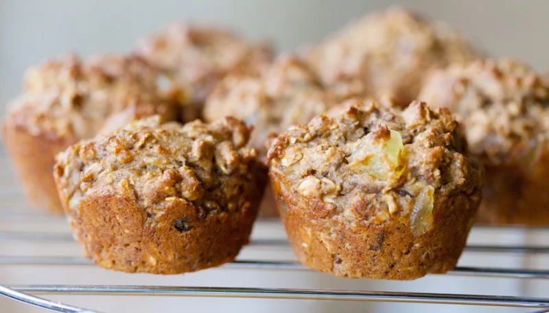 Muffins aux bananes et aux dattes