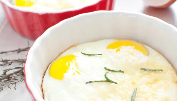 Oeufs cocotte au reblochon