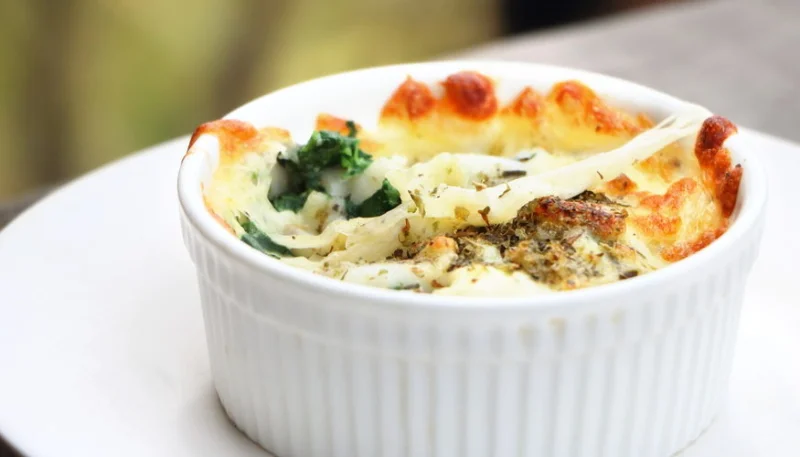 Oeufs cocotte aux épinards et feta