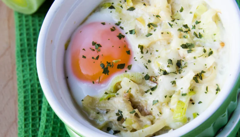 Oeufs cocotte aux poireaux