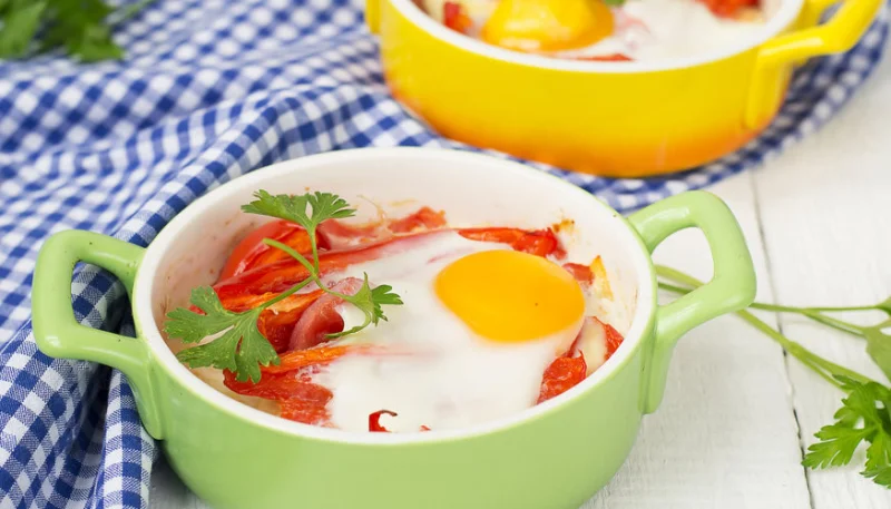 Oeufs cocotte aux poivrons grillés