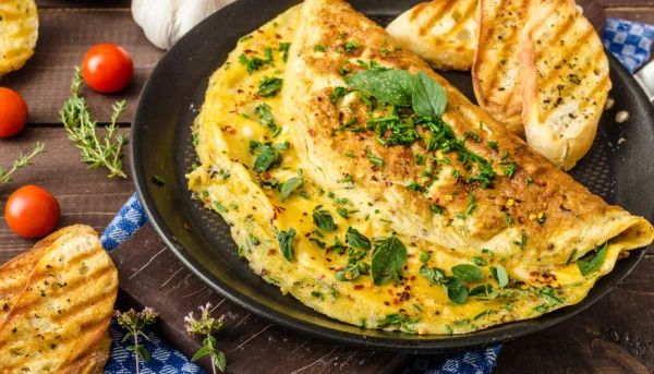 Omelette au fromage et fines herbes