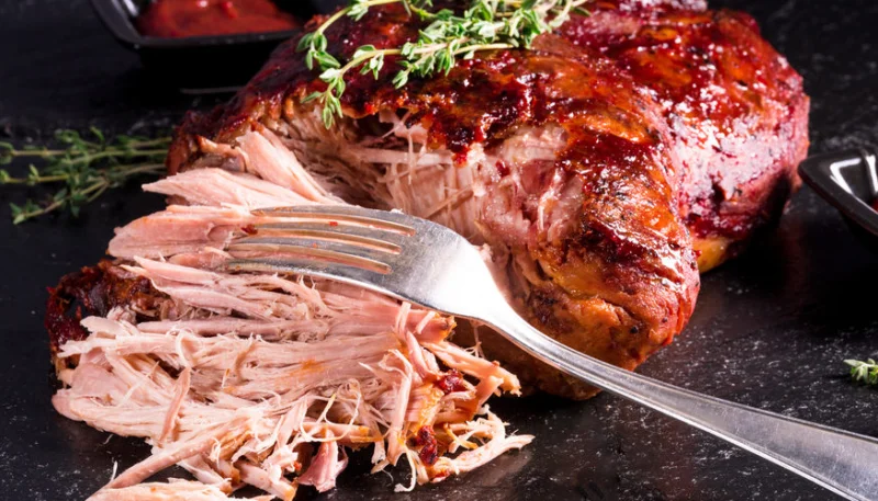 Palette de porc confite