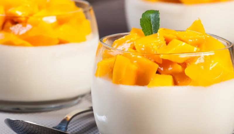 Panna cotta à la noix de coco et mangue