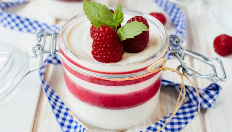 Panna cotta au coulis de fruits rouges